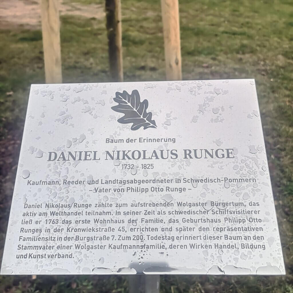 Tablica „Baum der Erinnerung” poświęcona Danielowi Nikolausowi Runge (1732-1825)